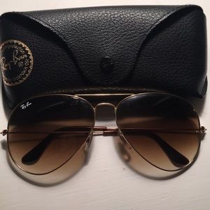 Ray-ban Aviator gold sunglasses